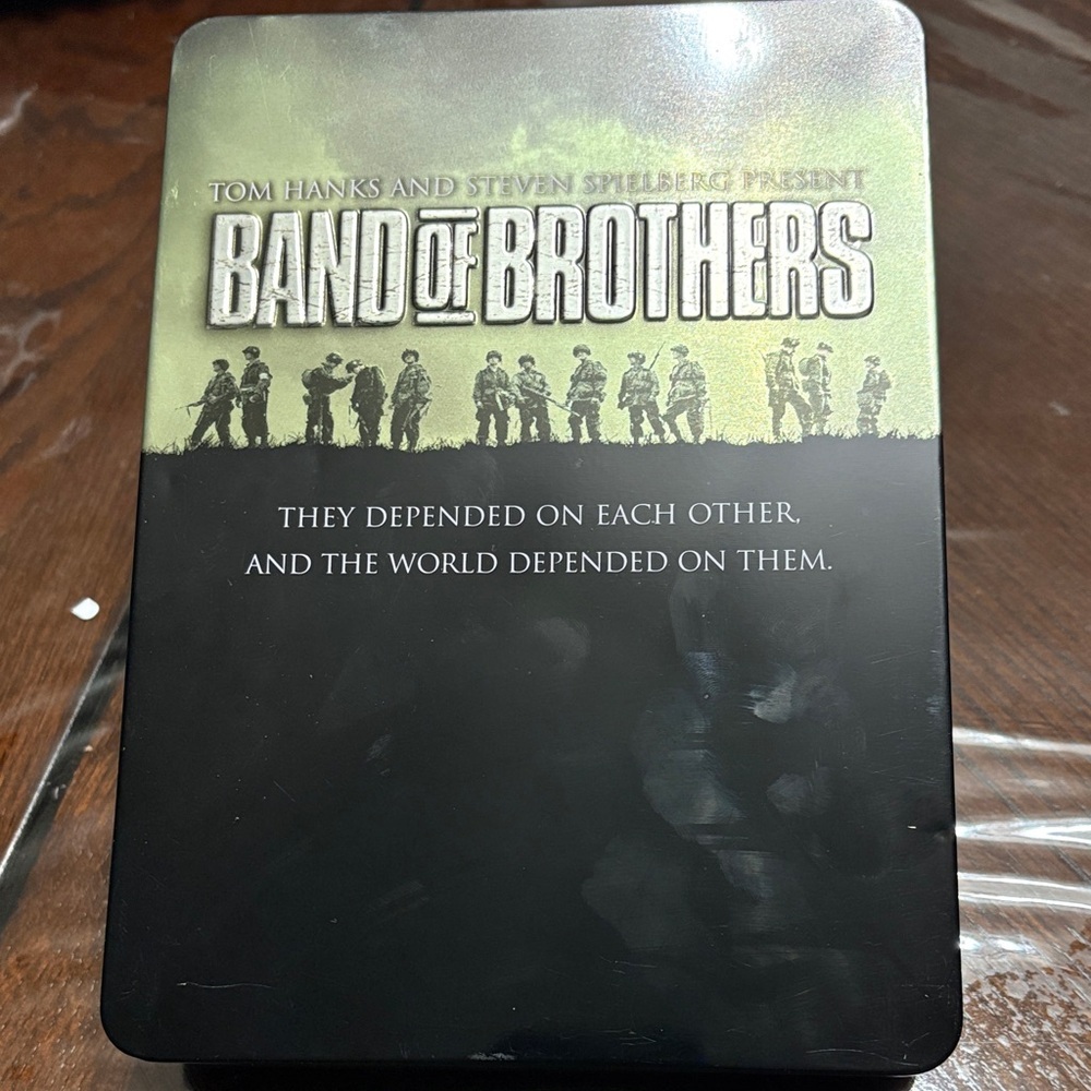 Band of Brothers Steelbook Collector’s Edition – WWII Mini Series- DVD SET